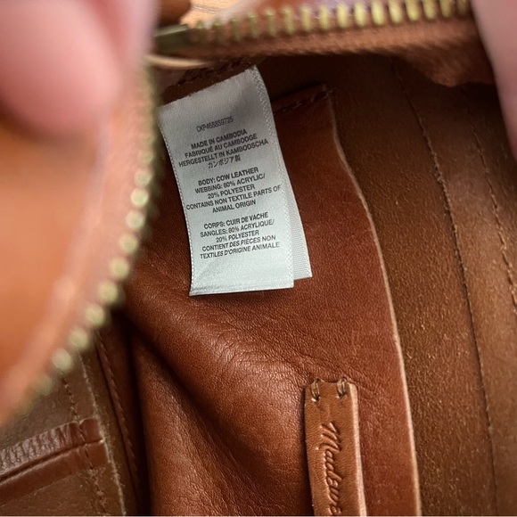 Madewell Transport Camera Bag - Picture 4 of 9